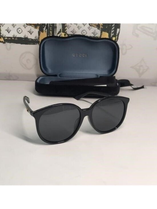 New Authentic Chic Black Sunglasses GG0261SA 001 main image 5